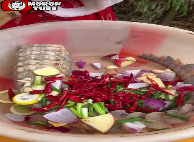 Video :These foods may seem odd to you, but the Chinese adore them!